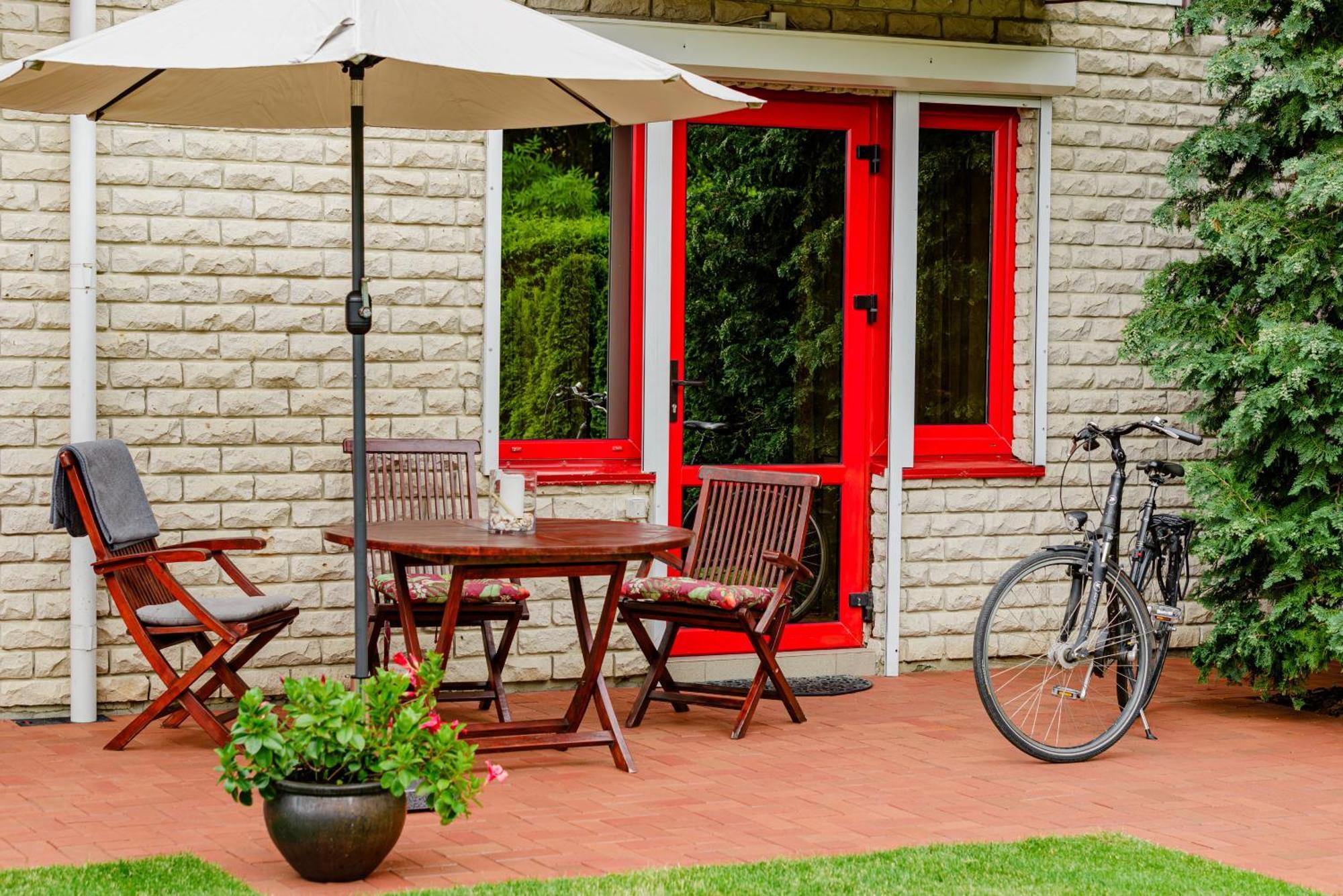 Family Inn Cottage With Terrace Palanga Ngoại thất bức ảnh
