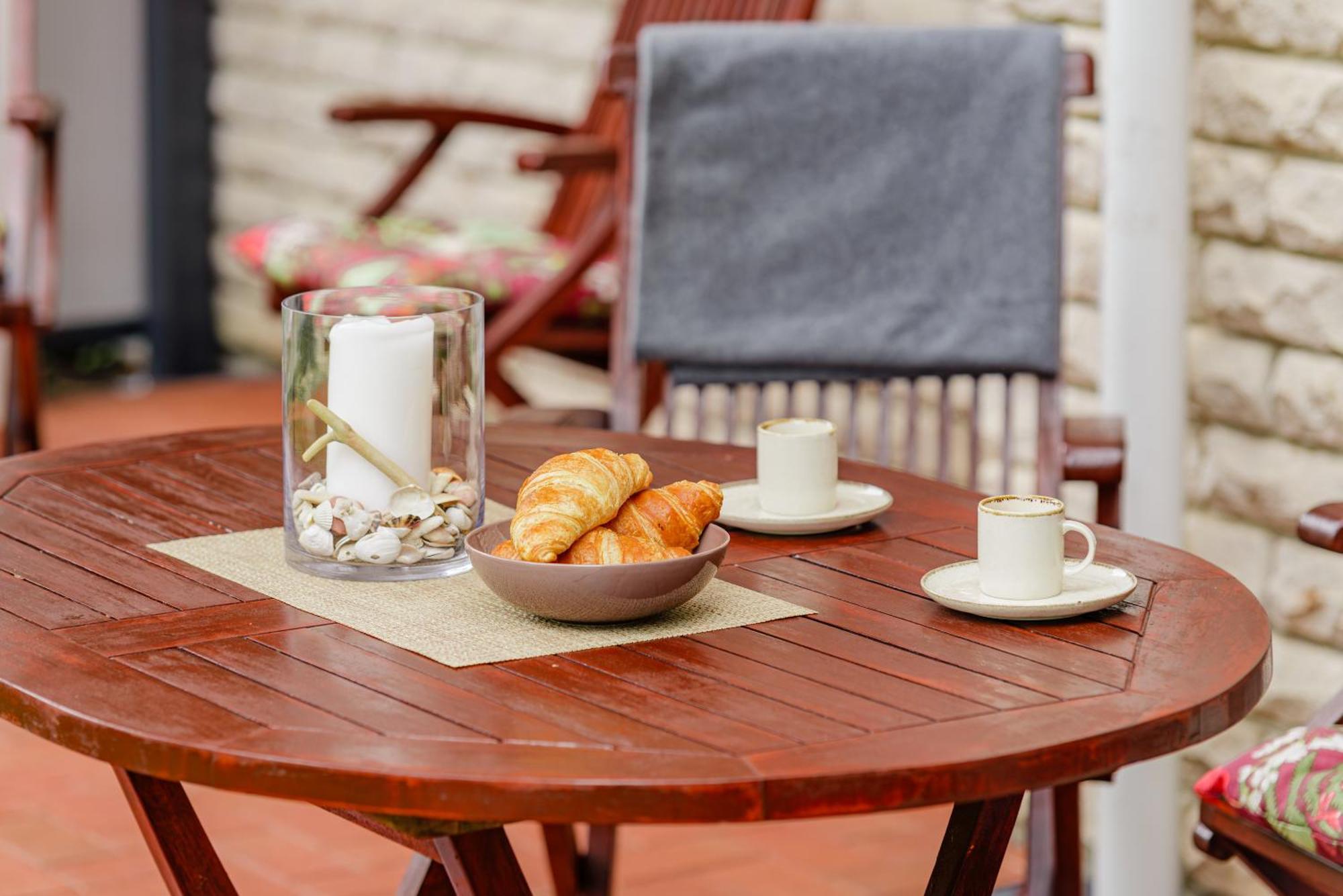 Family Inn Cottage With Terrace Palanga Ngoại thất bức ảnh